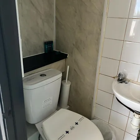Tudors Esuites Budget Studio Apartament *